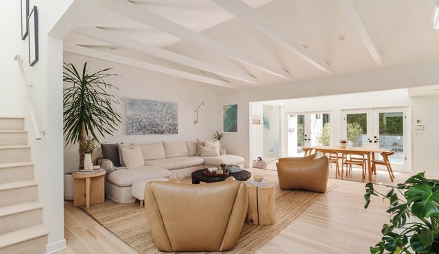 Modern Luxury Estate with Pool, Gym, Office – Prime Santa Monica