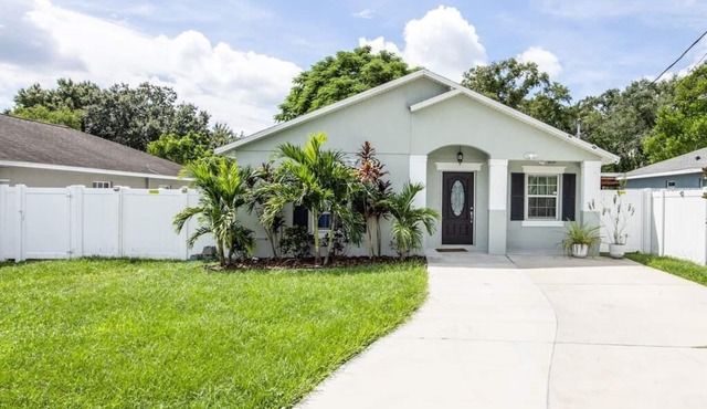 Modern Luxury Home Located in Tampa!