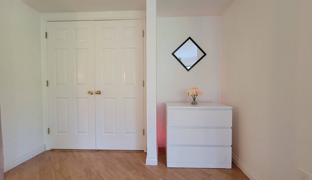 Modern Luxury Home near Lake Meridian Park