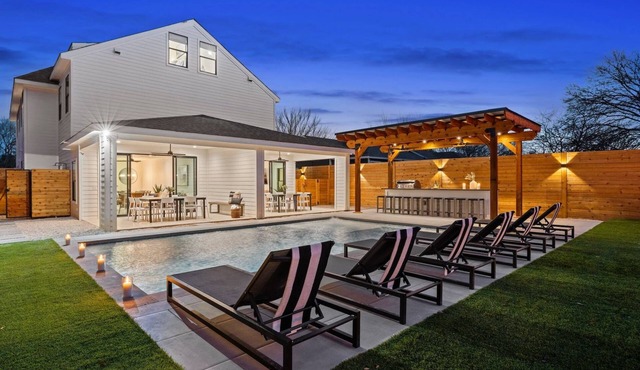 Modern Luxury Homes | Private Pool