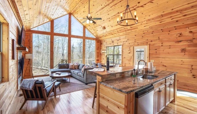 Modern Luxury I Hot Tub I Hiking