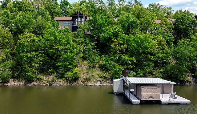 Modern Luxury Lakefront Dock, Pool 4 King Suites Sunset Views