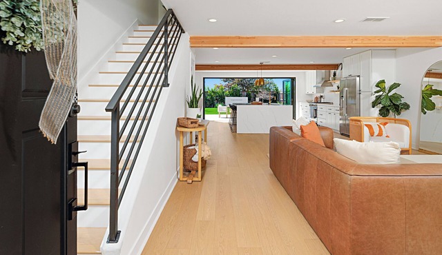 Modern luxury living in Oceanside - minutes to the beach - 30 day minimum