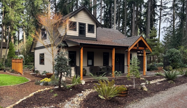 Modern Luxury Loft Retreat with Fireplace Lake Access