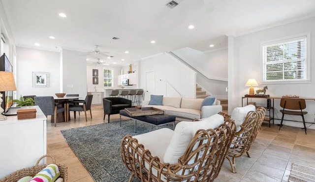 Modern Luxury Meets Island Privacy: Executive Villa on Exclusive Sunset Key