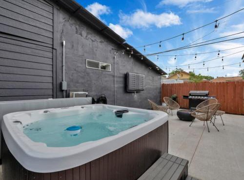 Modern Luxury Minutes from Downtown Dallas