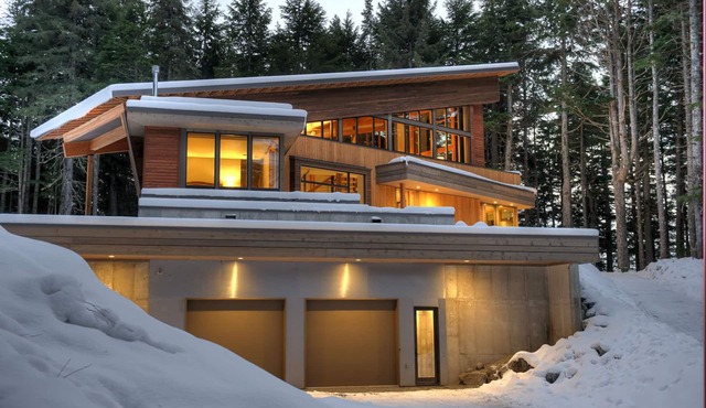 Modern Luxury Mountainside Retreat