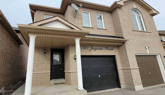 Modern Luxury Private Suite | 1+Den 1.5 Bath Parking