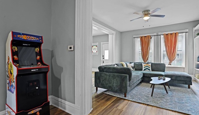 Modern Luxury Retreat |Pet-Friendly |Hot Tub |BBQ