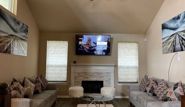 Modern Luxury Stay , near Houston Airport , smart appliances!