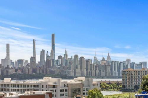 Modern Luxury Townhome with NYC Views