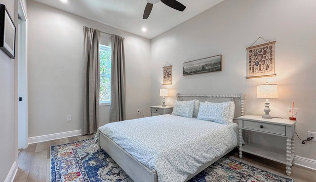 Modern Luxury Townhome Downtown Ocala - Pets Stay Free - Close to Hospitals