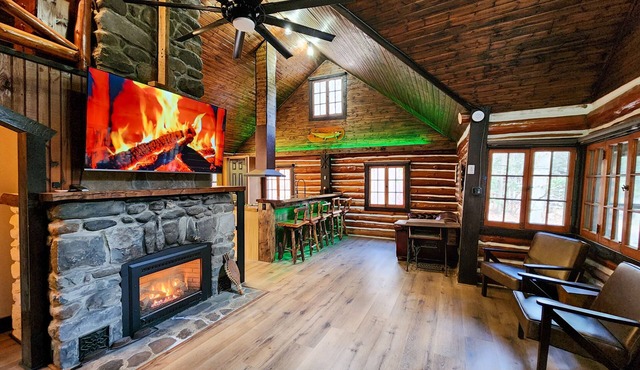 Modern Luxury Meets Rustic Charm - Cozy Log Cabin