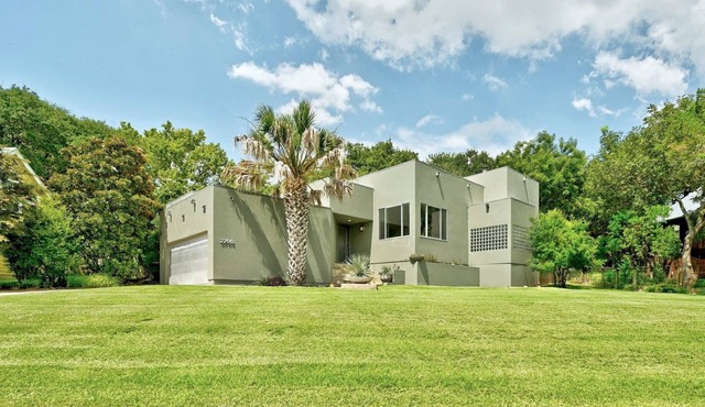 Modern Luxury w/Zen garden - 5 min walk from Lake Austin