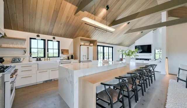 Modern Madaket Compound with Pool, Cabana & Sunset Views