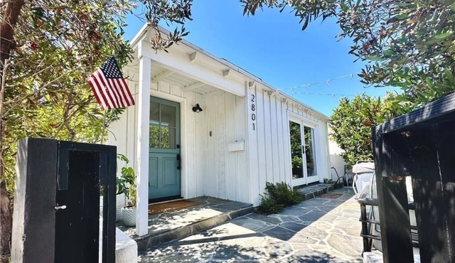 Modern Manhattan Beach Bungalow