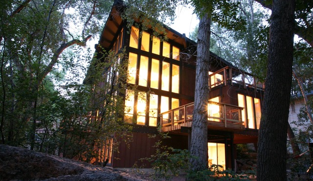Modern Manitou — Streamside Deck Dining & Wildlife