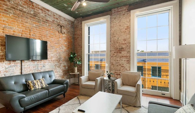 Modern Marigny Apt with Balcony & views of The French Quarter.