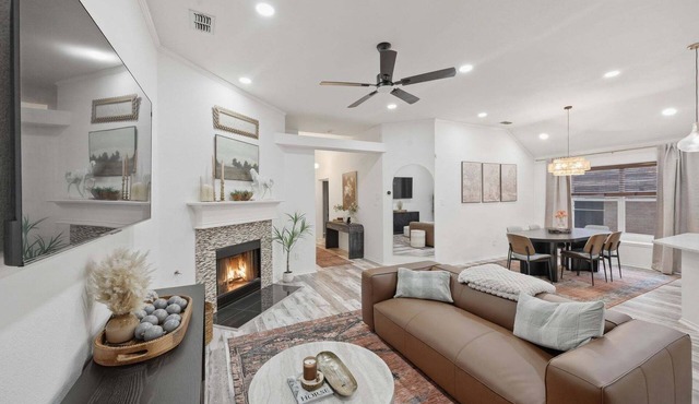 Modern Mckinney Stay 3br Sleeps 8, Near Downtown 3 Bedroom Home