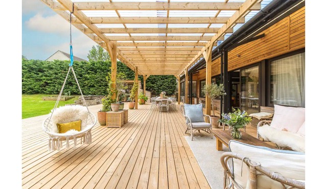 Modern Mid Century Home - Acre of Garden - Central Frome