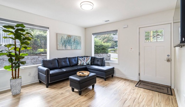 Modern Midtown Escape Near Piedmont Park