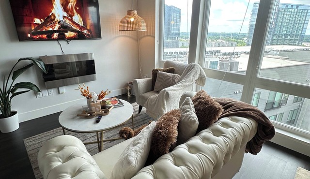 Modern Midtown Getaway Near Stadium & Dining