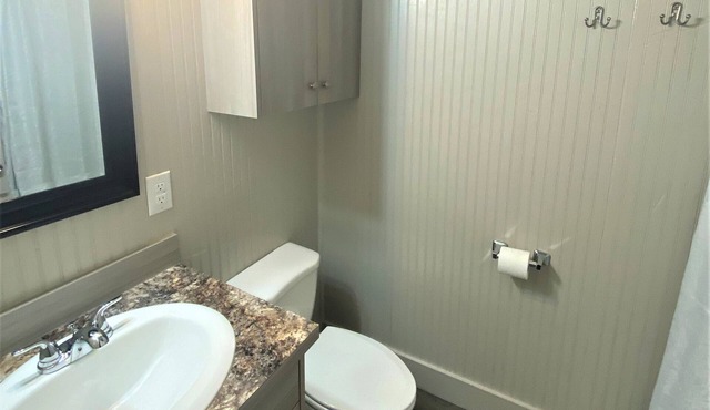 Modern Mini-Home with Big Comfort — Perfect Base for Basin Adventures