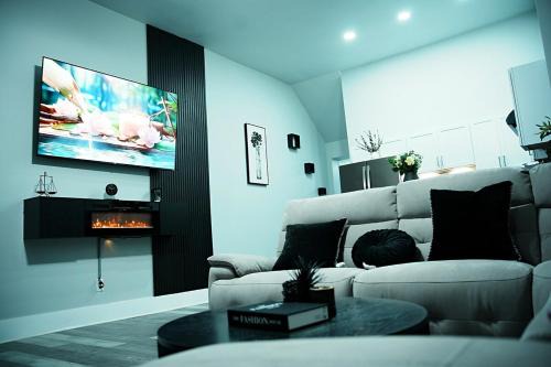 Modern Minimalist Home in the heart of Reading