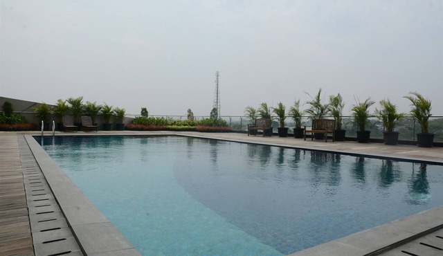 Modern Minimalist Look 1Br Apartment At Tree Park City Bsd