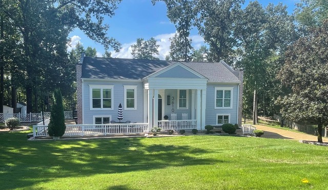 Modern Miss - Inviting, modern home 5 minutes from the Square and Ole Miss.