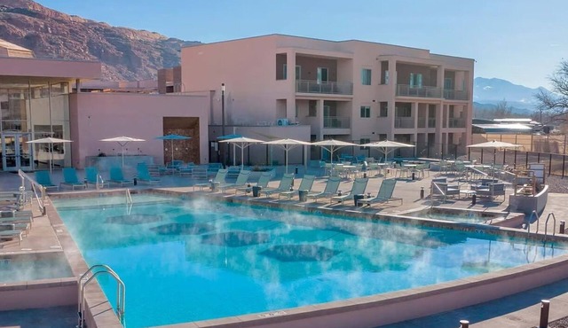 Modern Moab Condo Near Arches at WorldMark, great amenities and comfortable.