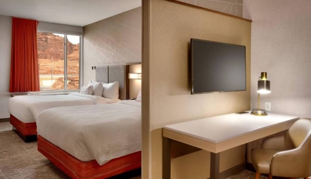 Modern Moab Suites with Pool, Minutes from Arches and Canyonlands National Parks