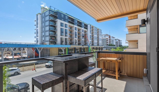 Modern Mondrian Retreat | Patio, Parking, AC