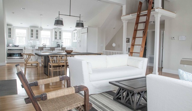 Modern Monomoy Home Close To Town And Harbor