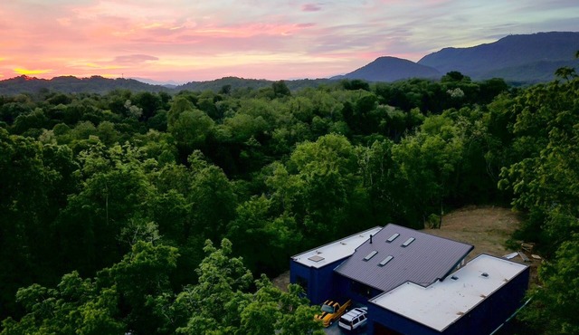 Modern Mountain Getaway