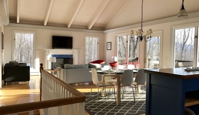 MODERN MOUNTAIN HOME TO VIEW THE FALL FOLIAGE - STAY 7 NIGHTS & GET 1 FREE