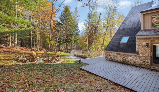 Modern Mountain Retreat: 4-bedroom house near Windham ski resort