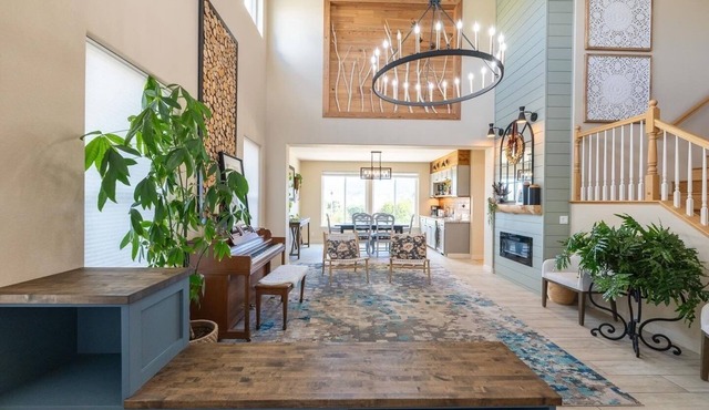 Modern Mountain RetreatnnLocated in highly desirable area in Northwest Reno.