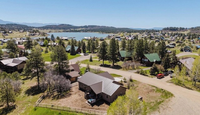 Modern Mountain Retreat | Hot Tub, Views & Trails Nearby