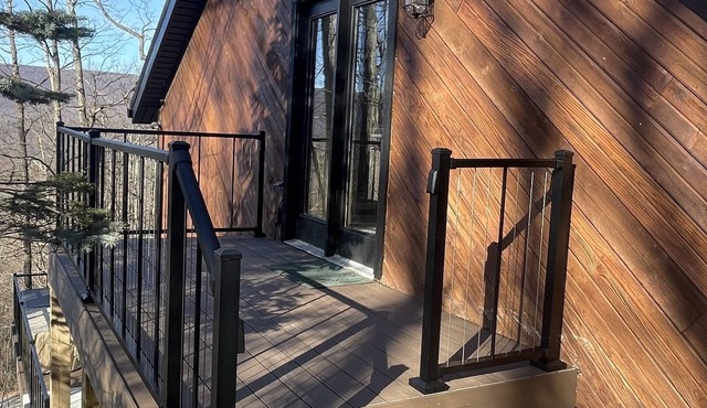 Modern Mountainside Retreat with Hot Tub, Wifi, Kitchen, & Scenic Views
