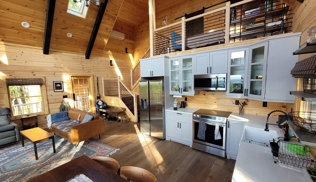 Modern Mountaintop Log Home with Amazing Views!