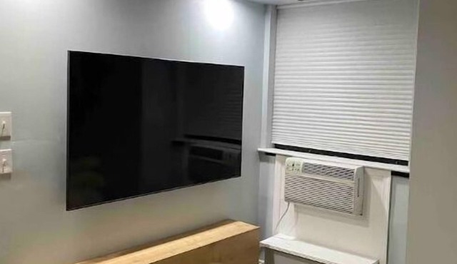 Modern Mt.Vernon Studio In Great Central Location