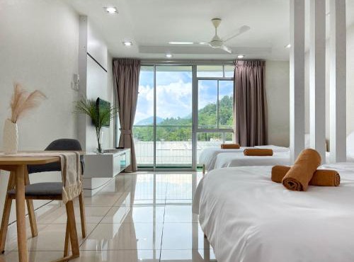 Modern Muji Home Retreat near Taiping Lake Garden with Free Netflix