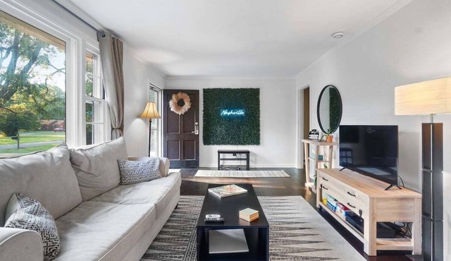 Modern Musical 3329-Pet Friendly-Sleeps 7
