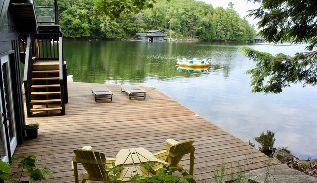 Modern Muskoka Gem with Gorgeous Lake View, Sleeps 10 -Minimum Stay 28 days