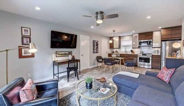 Modern Myers Park 1BR · Ground Floor · Free Parking · near Atrium CMC & Uptown