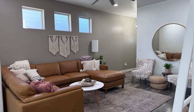Modern Nampa Retreat | 3BR/2BA | Sleeps 10 | Patio + BBQ | Near Boise
