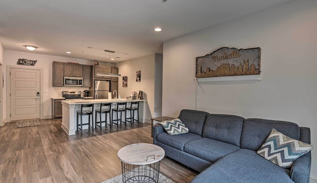 Modern Nashville Condo: 7 Mi to Downtown!