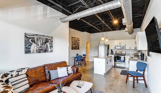 Modern Nashville Condo: 5 Mi to Downtown!