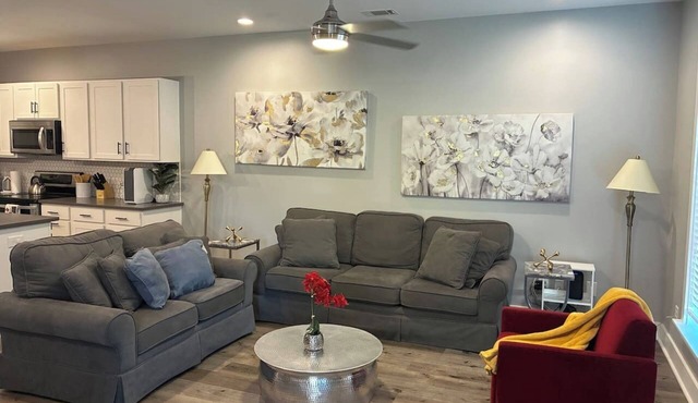 Modern Near Downtown & Hospitals – Greenville Stay